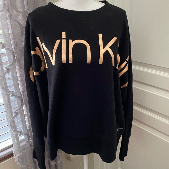 Calvin Klein Sweaters - Calvin Klein Sweatshirt. Size XL